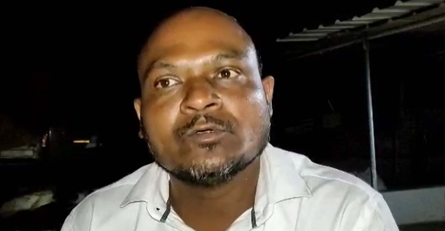 बूंद बूंद पानी के लिए परेशान ग्रामीण