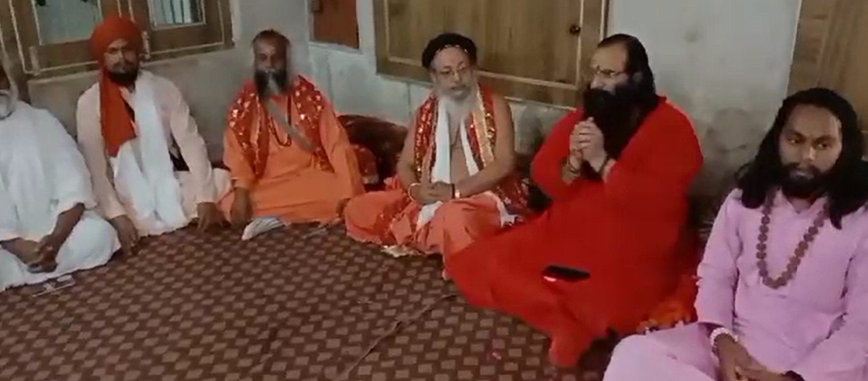 पंचायती अखाड़े से चार संत निष्कासित