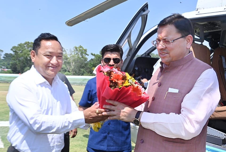 सीएम धामी व्यापारी सम्मेलन में हुए शामिल