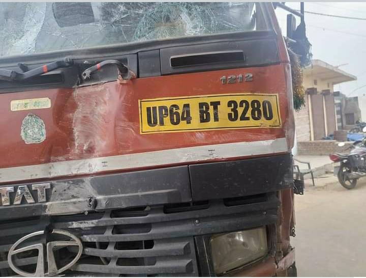 आप नेता संदीप शाह के ट्रक का कोहराम