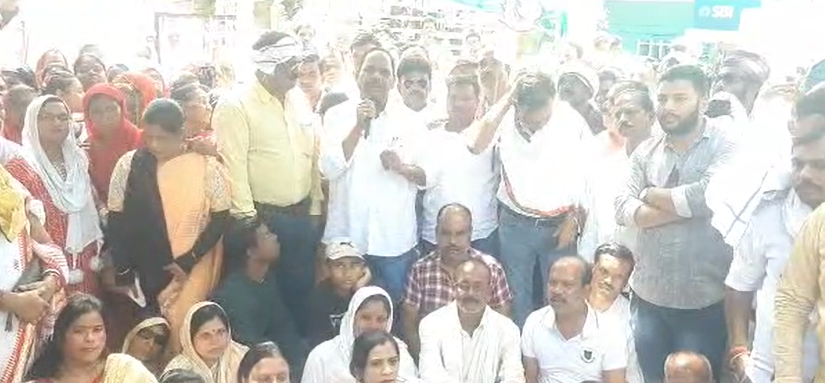 पानी की समस्याओं से परेशान हैं ग्रामीण