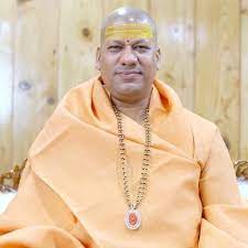 स्वामी दर्शन भारती की रक्षा में पूरा संत समाज