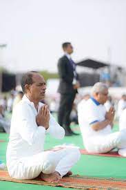 योग का किसी पंथ समुदाय से संबंध नहीं है