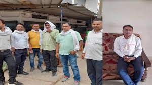 रोजगार सहायक मांग रहा था सरपंच से रिश्वत