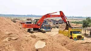 अवैध खनन का विरोध पड़ गया महंगा