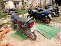 पुलिस ने बाइक चोरों को किया गिरफ्तार