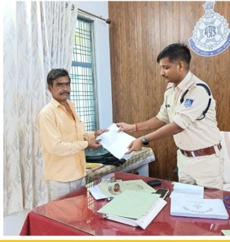 छतरपुर में कांग्रेस प्रत्याशी की हरकत