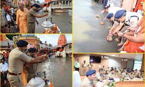 उत्तराखंड डीजीपी ने लिया गंगा का आशीर्वाद