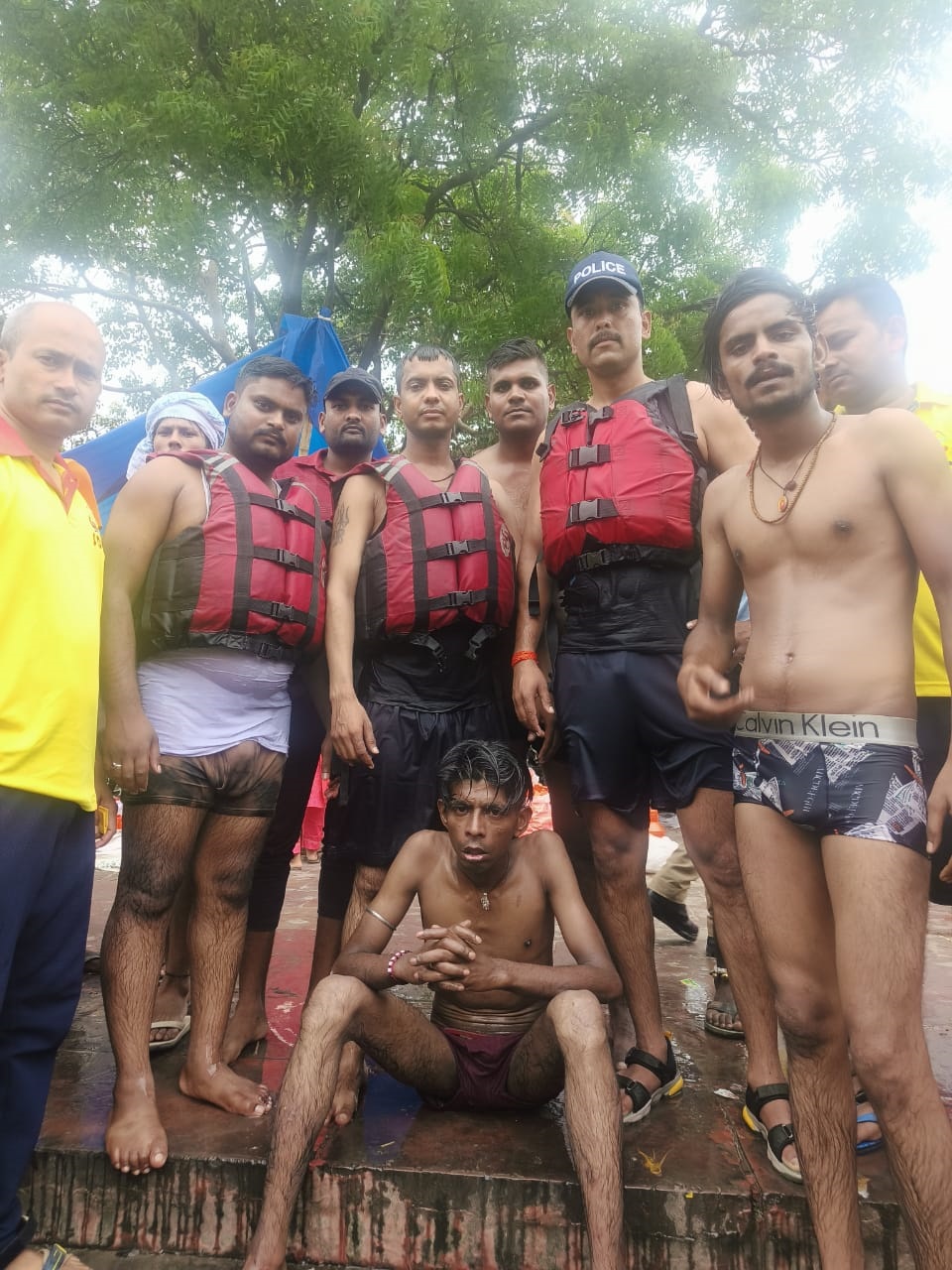 नहाते समय गंगा में डूब गया कावड़िया