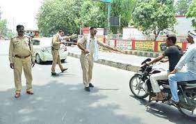पुलिस चला रही है सघन चेकिंग अभियान