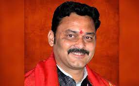 दलालों ने अधिकारीयों के साथ मिलकर किया घोटाला