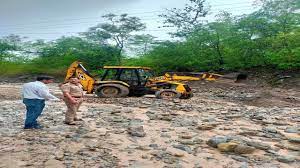 पूर्णागिरि धाम में मलबा हटाने का काम जारी