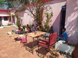 डिंडोरी में स्कूल का निर्माण नहीं