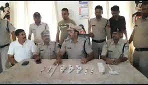 डकैती योजना बनाते समय पुलिस ने किया गिरफ्तार