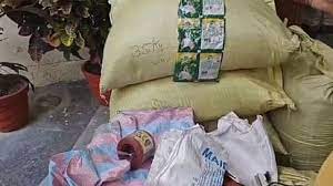 नकली चाय बनाने वाली फैक्ट्री पर पुलिस का छापा