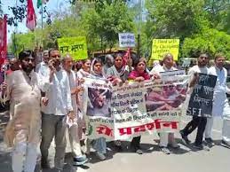 ग्रामीणों का इंटीग्रेटेड टाउनशिप के खिलाफ धरना