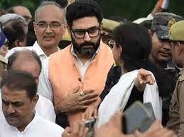 क्या अभिषेक बच्चन पॉलिटिक्स में एंट्री कर रहे हैं