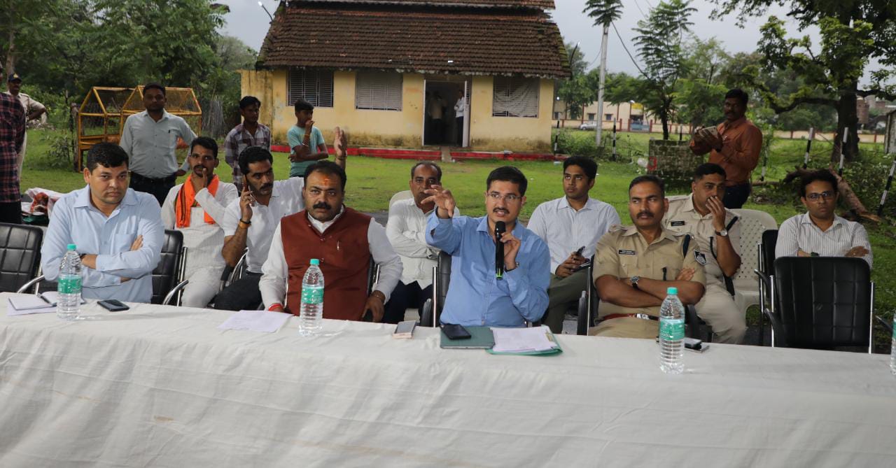 सीएम के दौरे को लेकर खातेगांव में तैयारी तेज