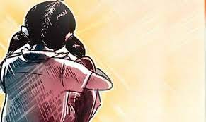 कलयुगी शिक्षक ने की छात्रा से छेड़छाड़