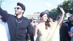 आलिया भट्ट और रणवीर सिंह फिल्म रॉकी और रानी की प्रेम कहानी का प्रमोशन करने पहुंचे यूपी