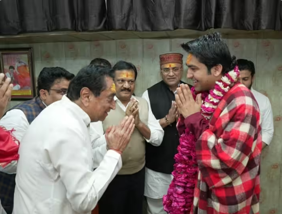 कमलनाथ के गढ़ में पधारेंगे बाबा बागेश्वर