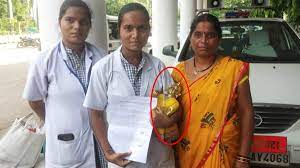 पीड़ित परिवार कलेक्टर ऑफिस पहुंचा