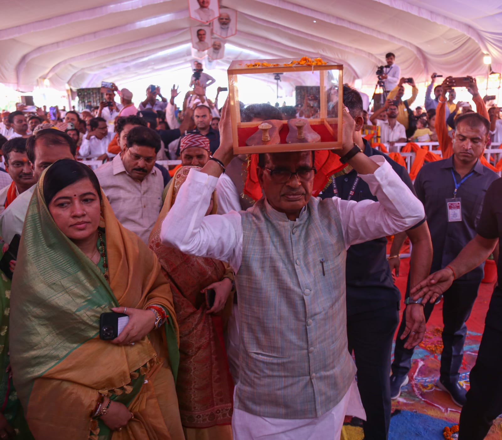 सीएम शिवराज ने समरसता यात्रा को दिखाई हरी झंडी