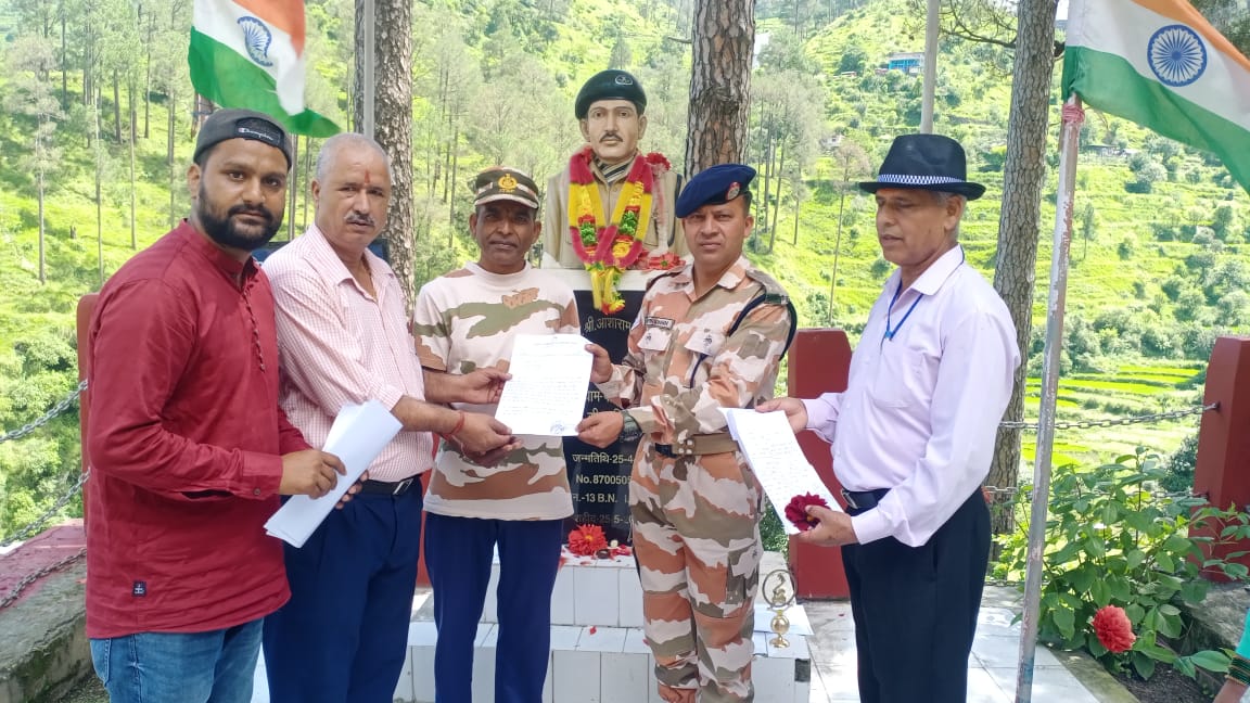 सड़क निर्माण के अधिकारियों ने स्मारक को पहुंचाया नुकसान