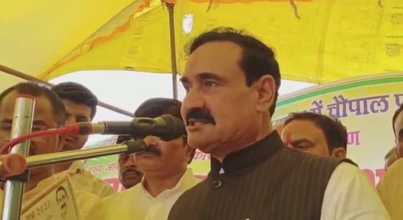 गृहमंत्री नरोत्तम मिश्रा अपने गृह क्षेत्र दतिया पहुंचे