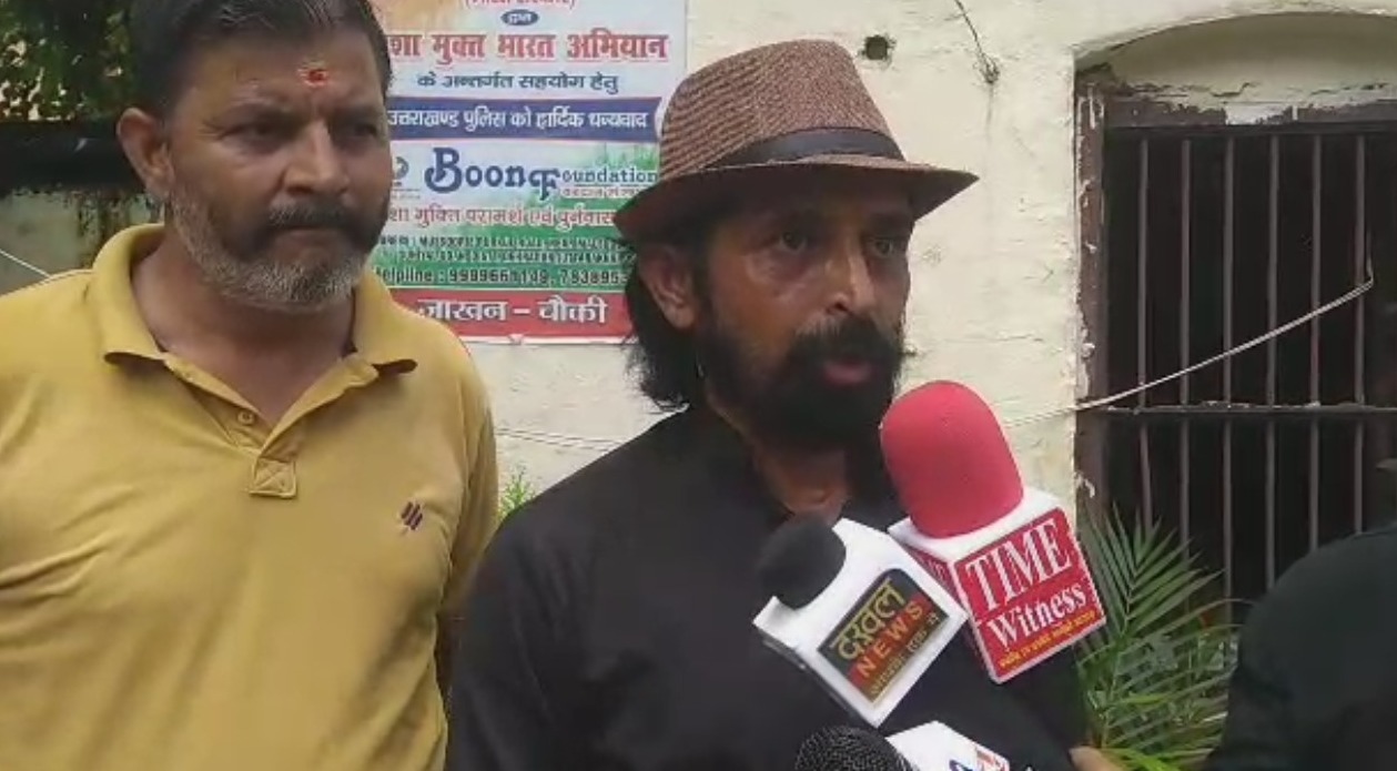 अंसल ग्रीन वैली पीड़ितों ने सौंपा ज्ञापन