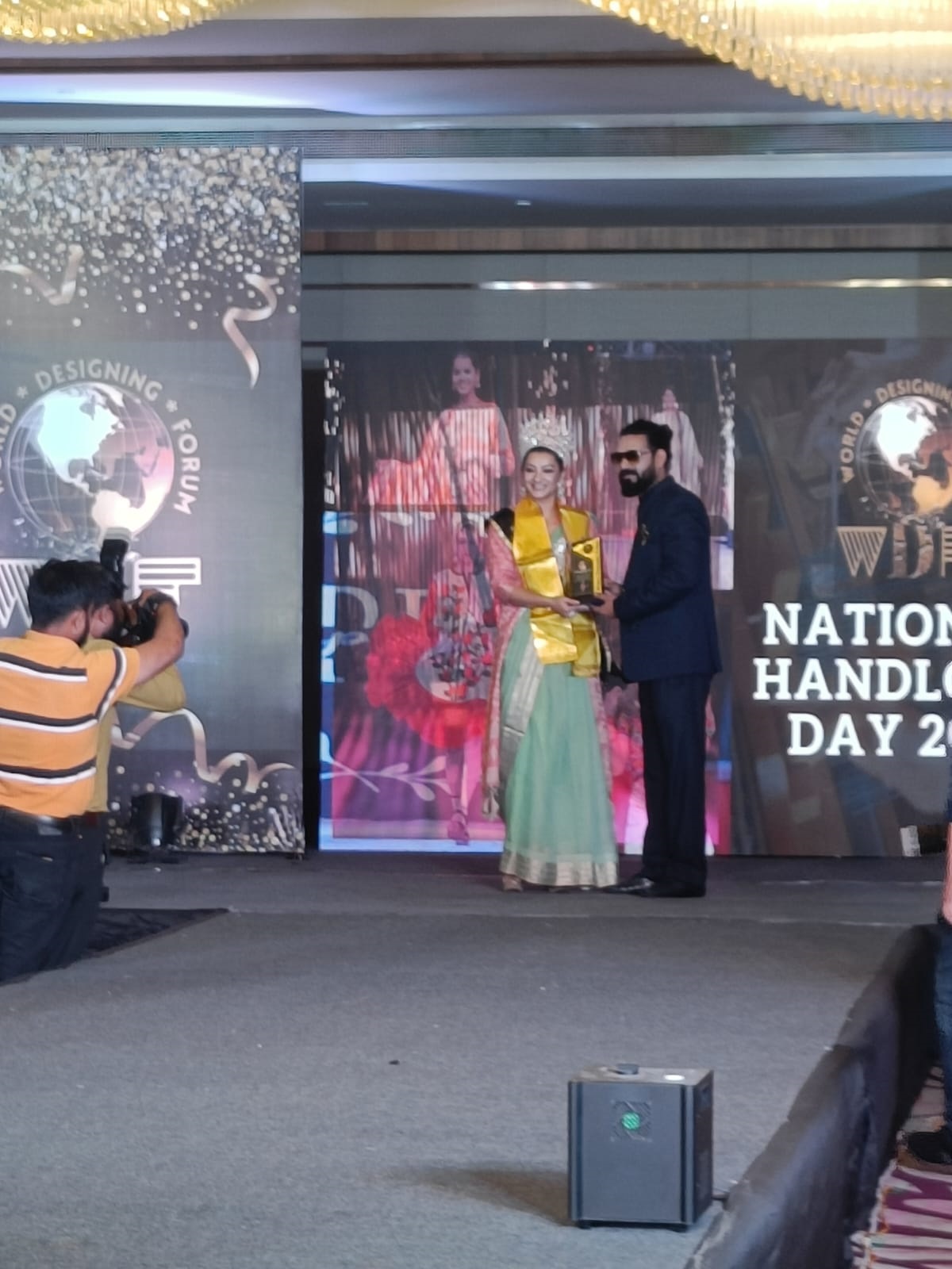 हथकरघा दिवस पर हैण्डलूम के कपड़ों में कैटवॉक