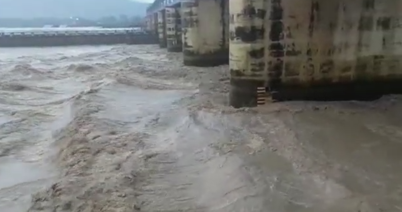  बारिश से बढ़ा शारदा नदी का जलस्तर