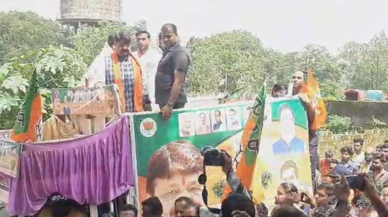 युवाओं ने कैलाश विजयवर्गीय के सामने लगाए नारे