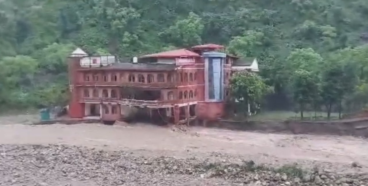  उत्तराखंड में बारिश की वजह से तबाही मची हुई है