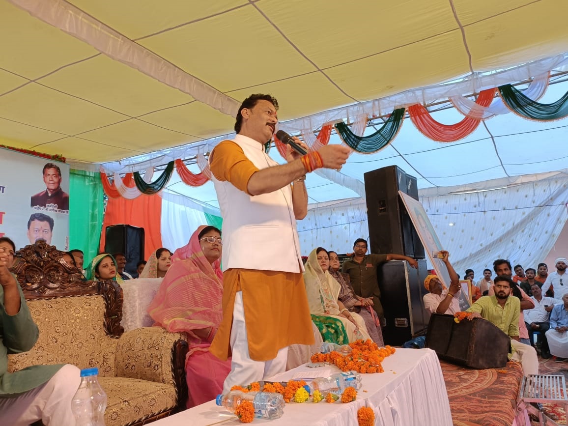 विधायक संजय पाठक ने किया सभा को सम्बोधित