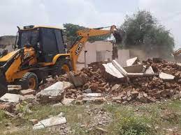 प्रशासन ने अतिक्रमण पर की कार्यवाही