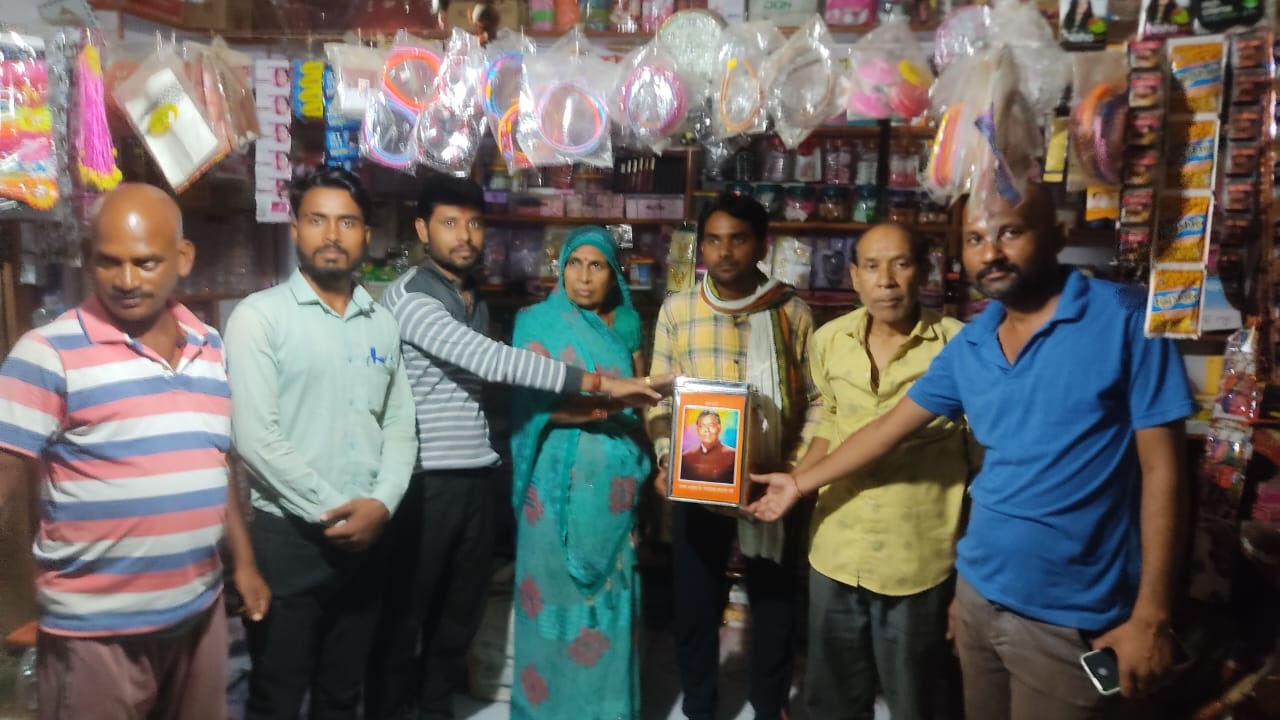 संजय पाठक के चुनाव लड़ने का फैसला कल