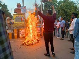 यूथ कांग्रेस ने किया कृषि मंत्री पटेल का पुतला दहन