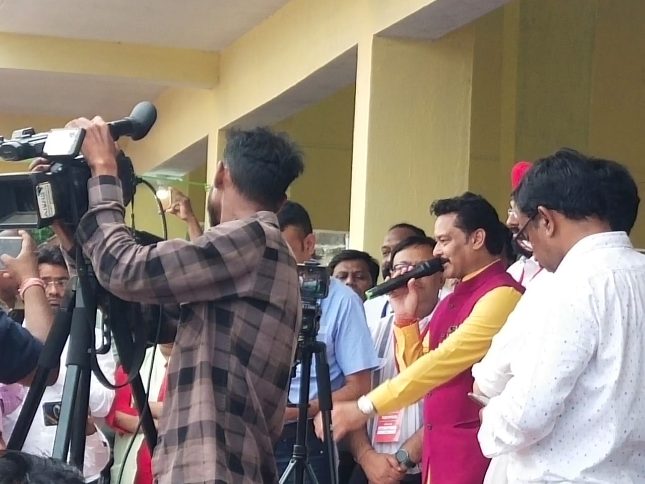 संजय पाठक ने चुनाव से पहले कराई वोटिंग