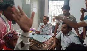 मुस्लिम शिक्षक ने की छात्र के साथ मारपीट