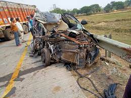 नेशनल हाइवे 30 पर हुआ भीषण सड़क हादसा
