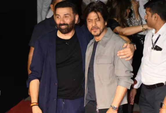काफी समय बाद साथ दिखे शाहरुख खान और सनी देओल