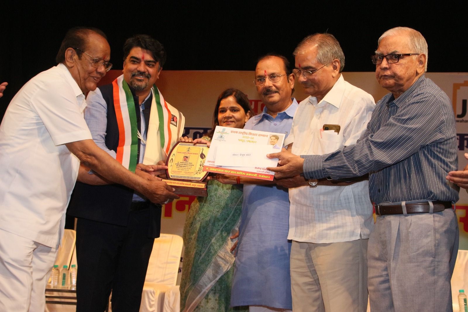 पीयूष बबेले को प्रथम राष्ट्रीय पं. नेहरू शिखर सम्मान