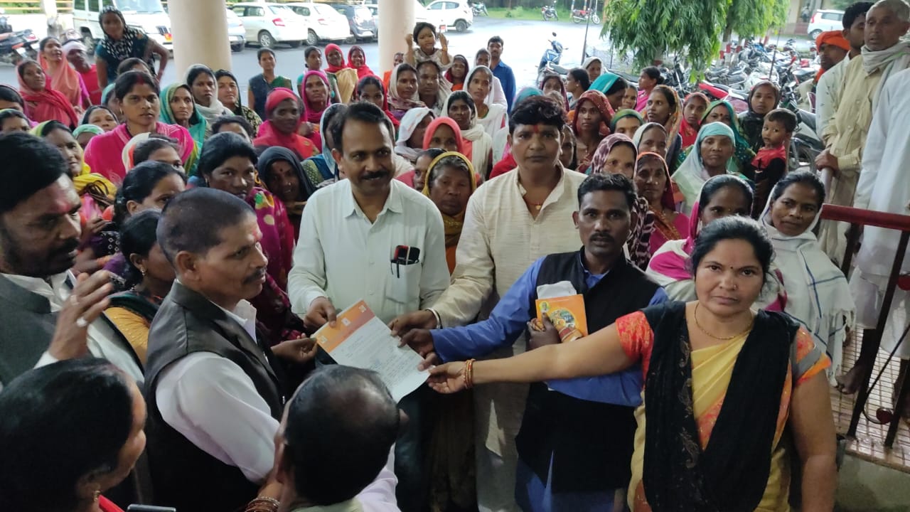 रसोइयों का मानदेय हुआ दो से चार हजार