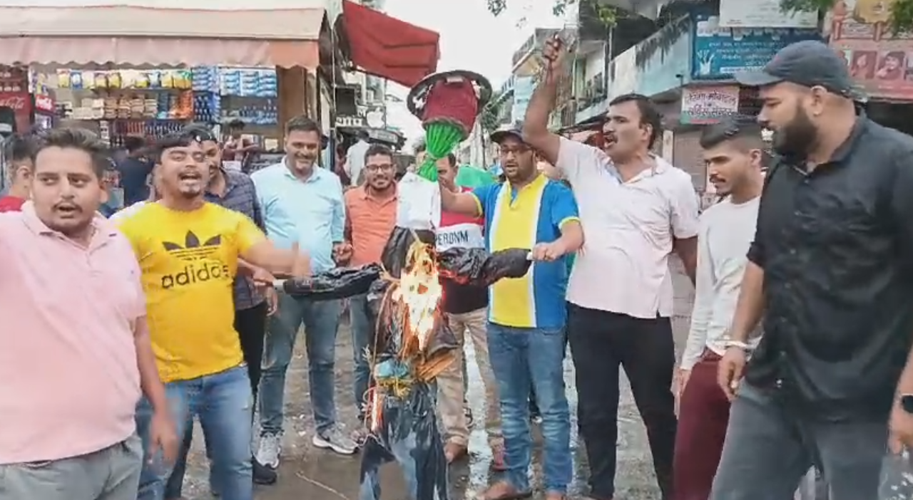 उदयनिधि स्टालिन के खिलाफ विरोध प्रदर्शन