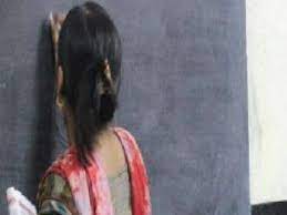 तनख्वाह के लिए भटक रहे शिक्षक