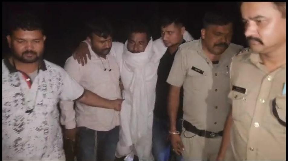 पुलिस और बदमाशों में मुठभेड़