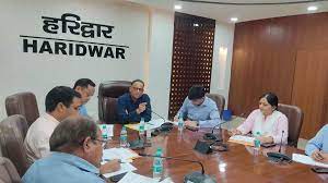 सिकंदरपुर गांव पहुंच सचिव