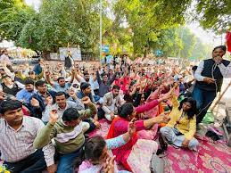 पटवारियों ने दी आमरण अनशन की चेतावनी