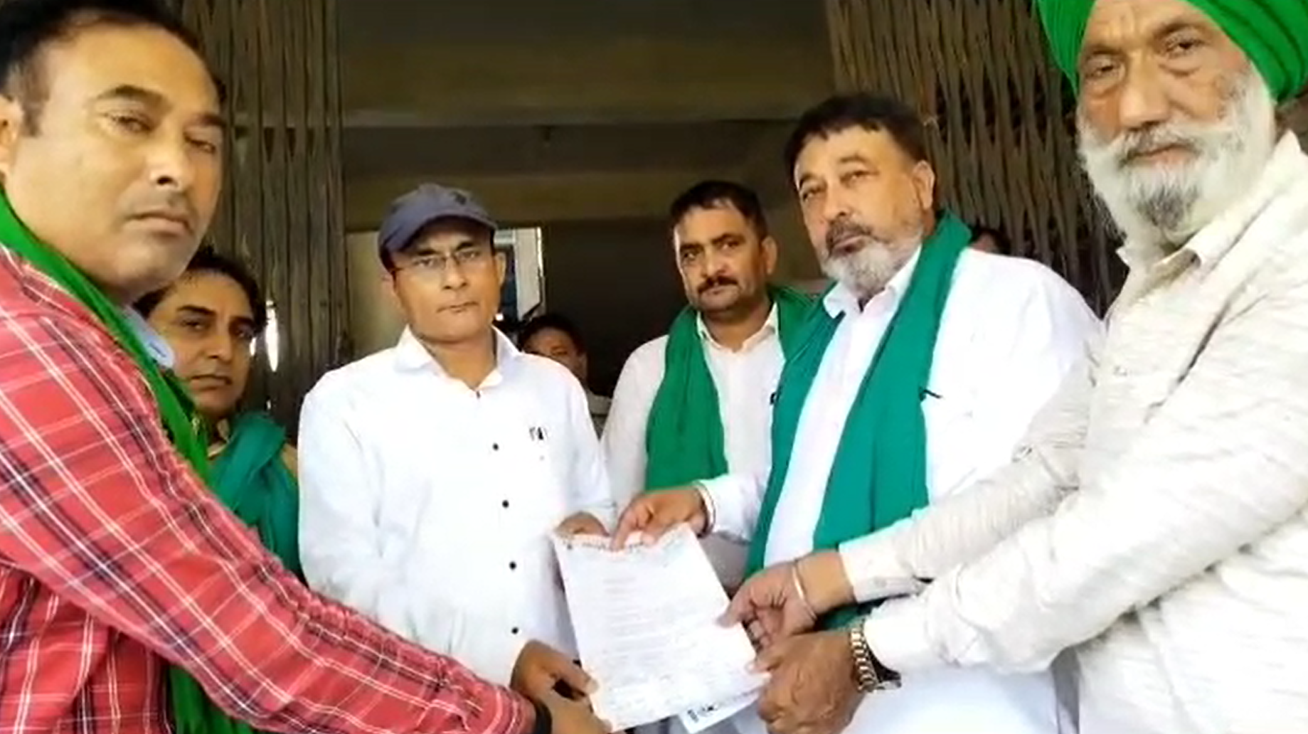 किसानो ने सौंपा ज्ञापन